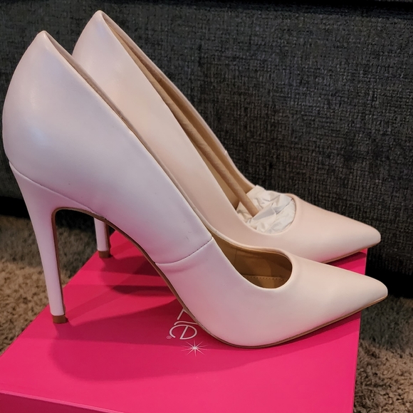 Light pink fuax leather heel - Picture 2 of 3